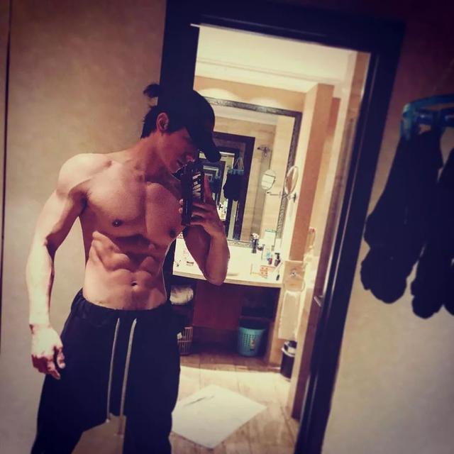 189CM体育生转战娱乐圈,实力强大被导演万里挑一