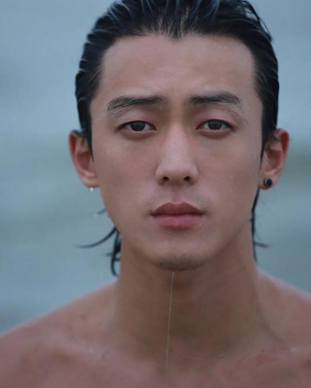 189CM体育生转战娱乐圈,实力强大被导演万里挑一