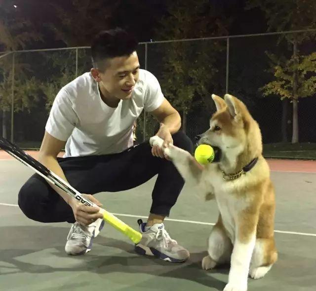 有爱心、爱健身的185cm帅哥,认真修车的样子太帅了