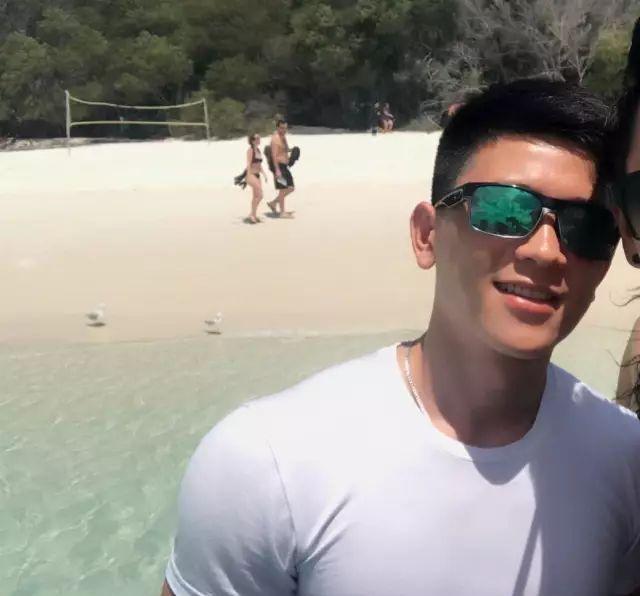 有爱心、爱健身的185cm帅哥,认真修车的样子太帅了