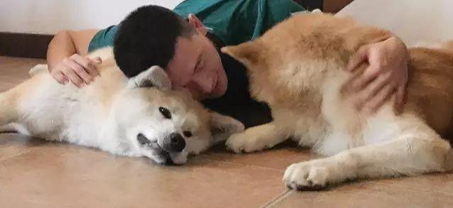 有爱心、爱健身的185cm帅哥,认真修车的样子太帅了