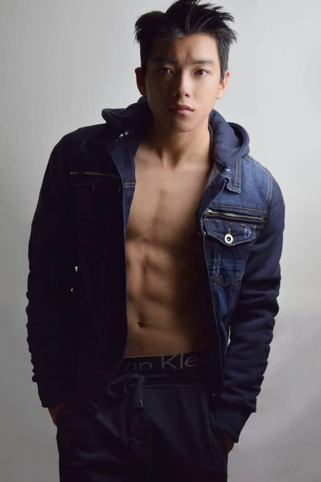 学霸转行做男模,高颜值好身材引摄影师都点赞