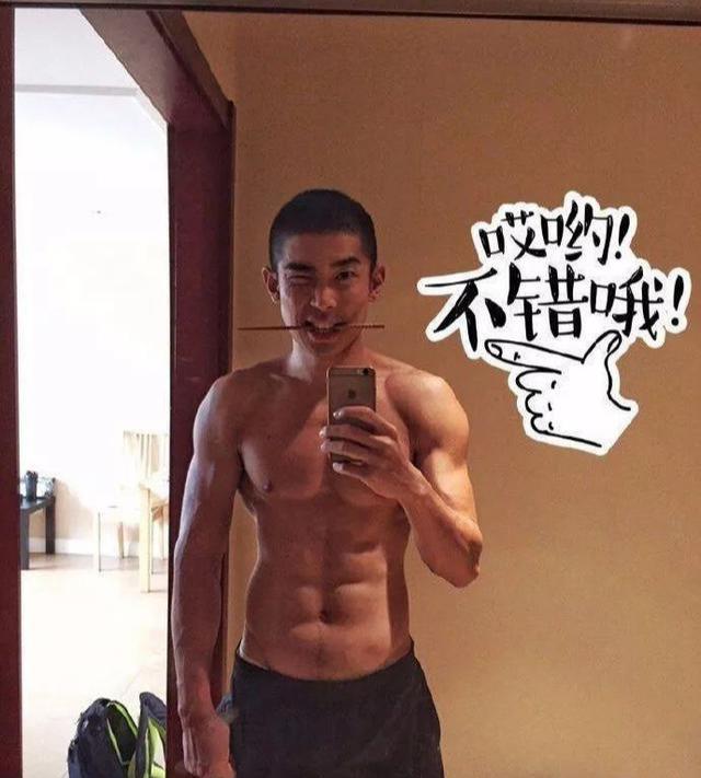 主持人沈凌的健身私教,八块腹肌,算好吗?