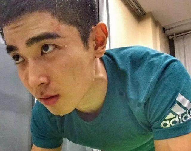 主持人沈凌的健身私教,八块腹肌,算好吗?