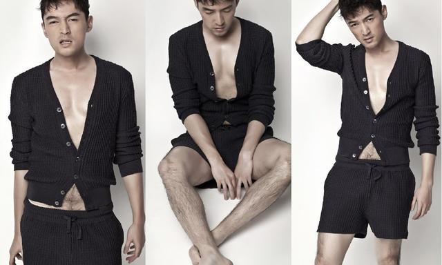 别只盯着胡歌的身材,这名硬汉的身材才是宝藏