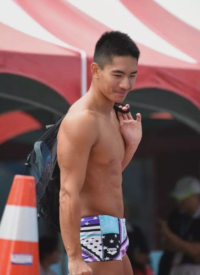 泳池偶遇的175cm的肌肉男,竟然是一名正宗的体育生