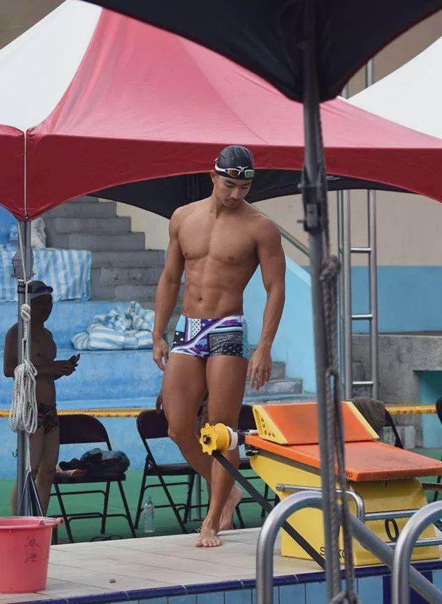 泳池偶遇的175cm的肌肉男,竟然是一名正宗的体育生