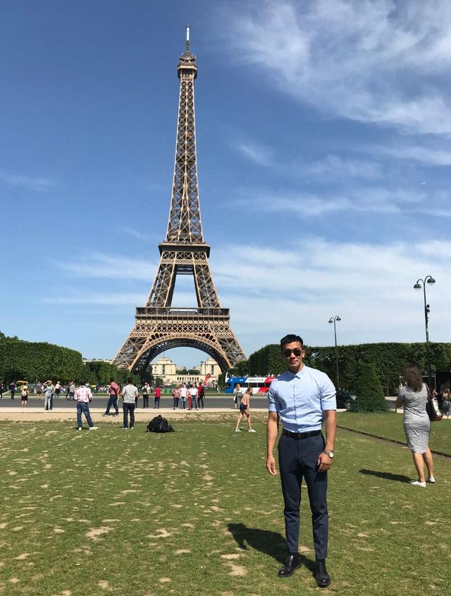 飞行员衣服下藏着这样的身材,荷尔蒙旺盛的男人