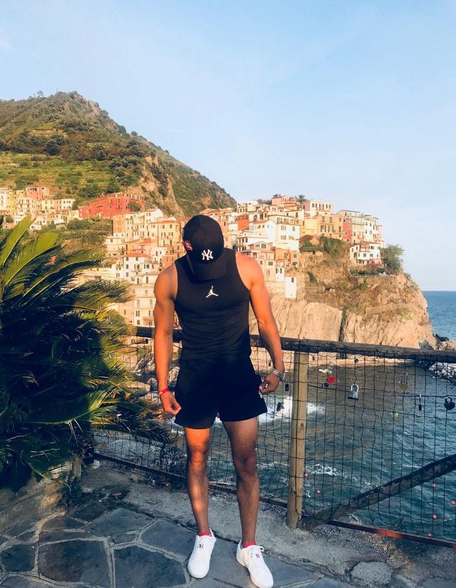 飞行员衣服下藏着这样的身材,荷尔蒙旺盛的男人