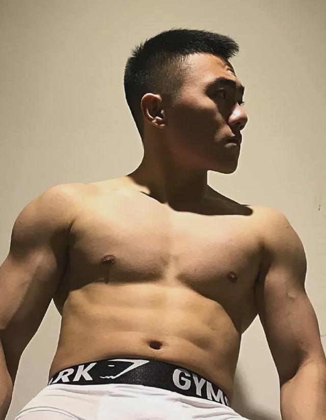 185CM东北电力大学肌肉男谢松锤,他的视频你看过吗?