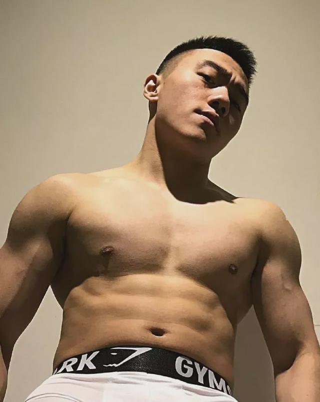 185CM东北电力大学肌肉男谢松锤,他的视频你看过吗?