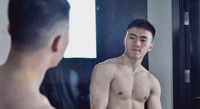 185CM东北电力大学肌肉男谢松锤,他的视频你看过吗?