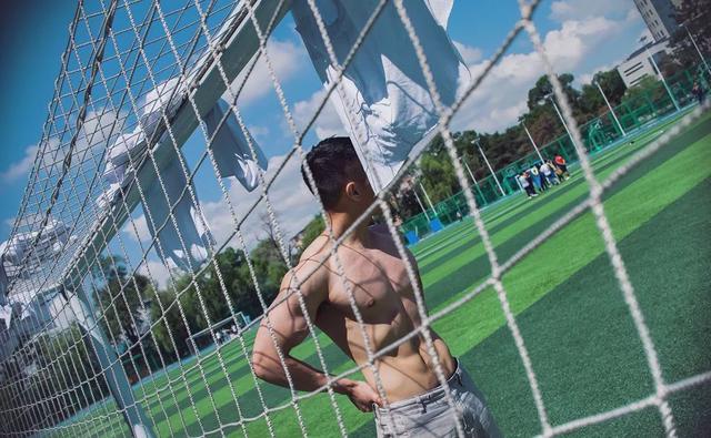 185CM东北电力大学肌肉男谢松锤,他的视频你看过吗?