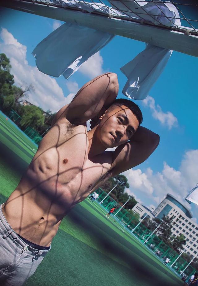 185CM东北电力大学肌肉男谢松锤,他的视频你看过吗?