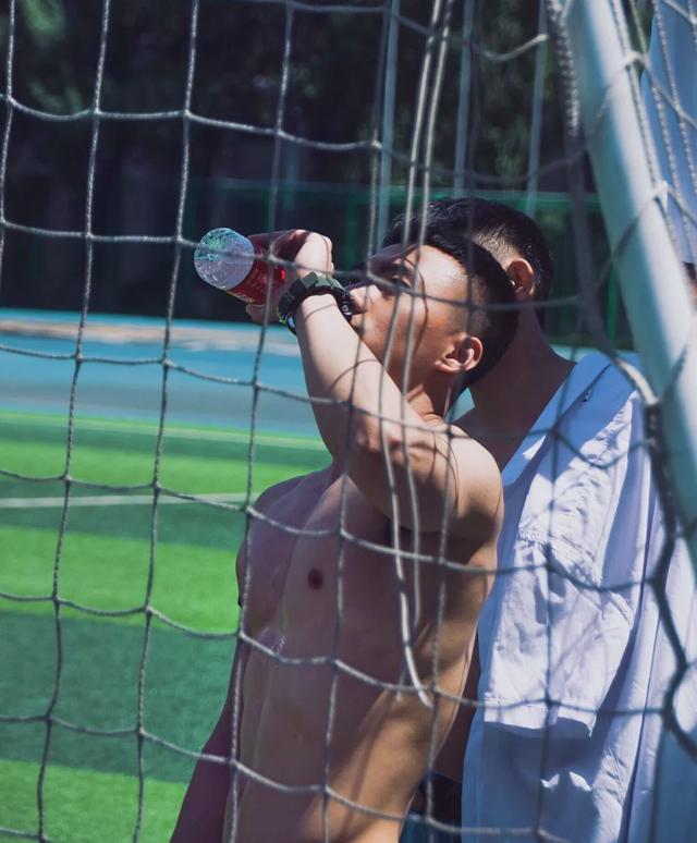 185CM东北电力大学肌肉男谢松锤,他的视频你看过吗?