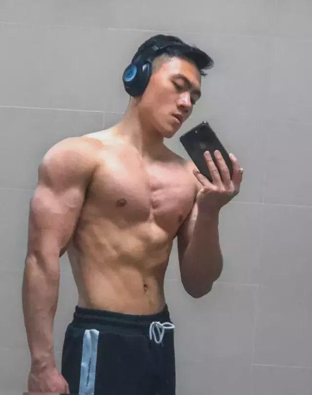 185CM东北电力大学肌肉男谢松锤,他的视频你看过吗?