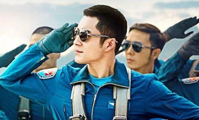 韩东君这完美的身材,连男明星都为他点赞