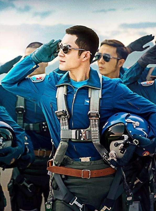 韩东君这完美的身材,连男明星都为他点赞