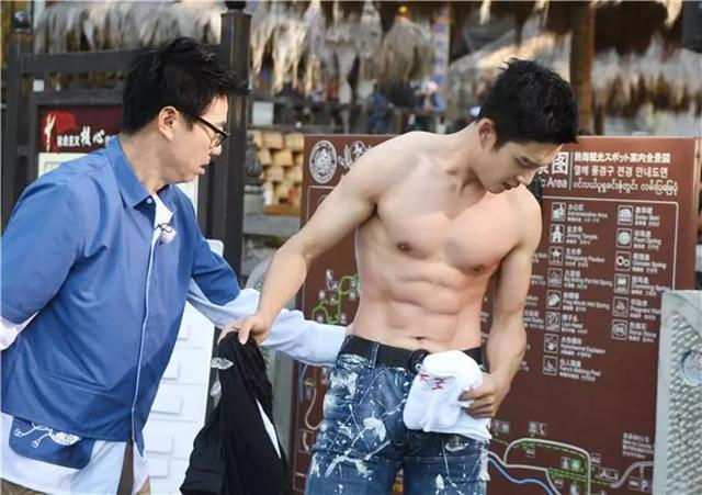 韩东君这完美的身材,连男明星都为他点赞