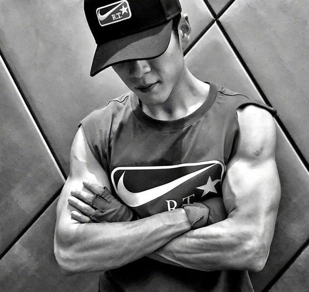 韩东君这完美的身材,连男明星都为他点赞