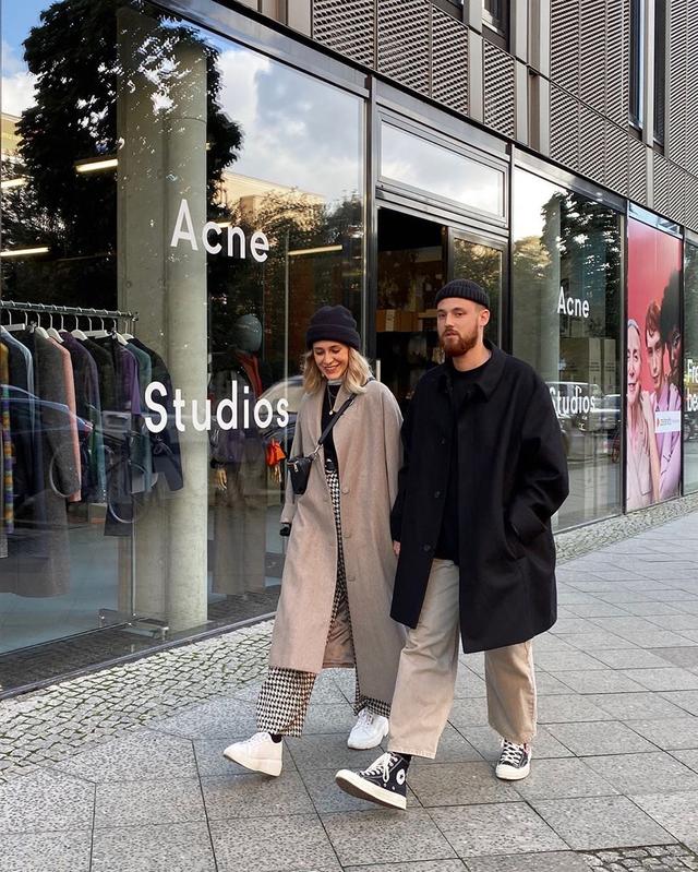 冬天穿腻了小脚裤?试试这3类阔腿裤,这么搭配舒适保暖又很有型