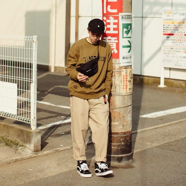 冬天穿腻了小脚裤?试试这3类阔腿裤,这么搭配舒适保暖又很有型