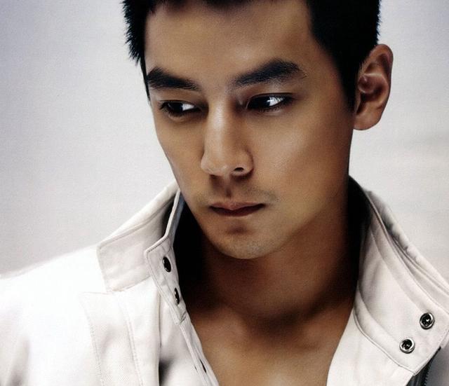 世界最帅百名帅哥,我来告诉你:肖战、十国混血儿米勒、阿兰德隆