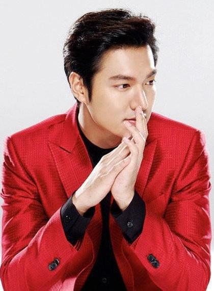 韩国明星李敏镐的西装穿搭大合集，花一样的男子，帅气十足