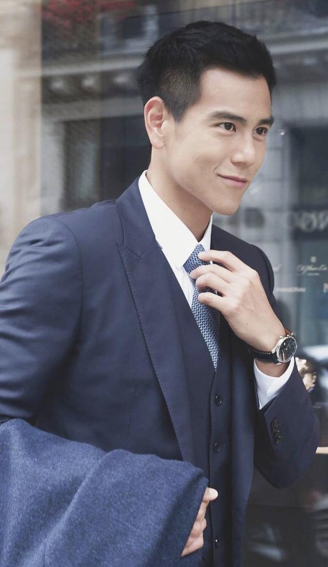 行走的荷尔蒙彭于晏,完美演绎西装和制服的造型,网友:求带回家