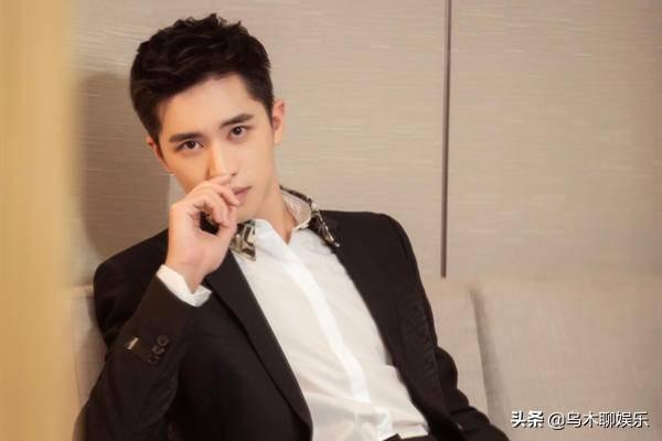 许魏洲要演古装剧了吗?黑衣劲装意气风发,高颜值俘获粉丝