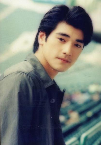 神颜男星们的证件照,哥哥张国荣太温润了,金城武竟然长这样