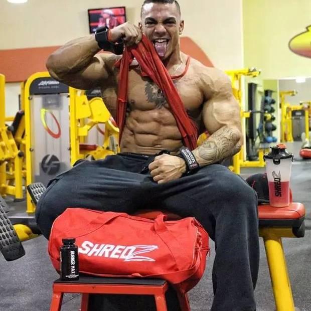 男人一定要拒绝太瘦,要有肌肉