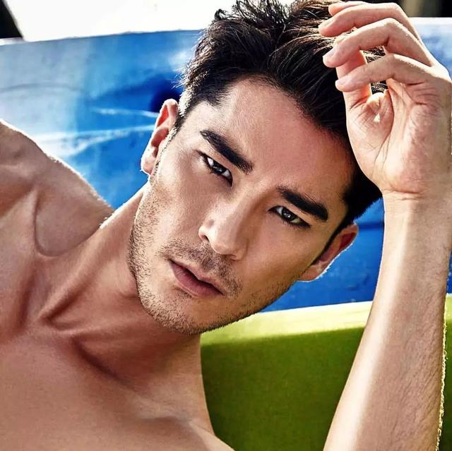 靠眼睛能隔空撩到人无法自拔,岛国最浪男模硬照一览