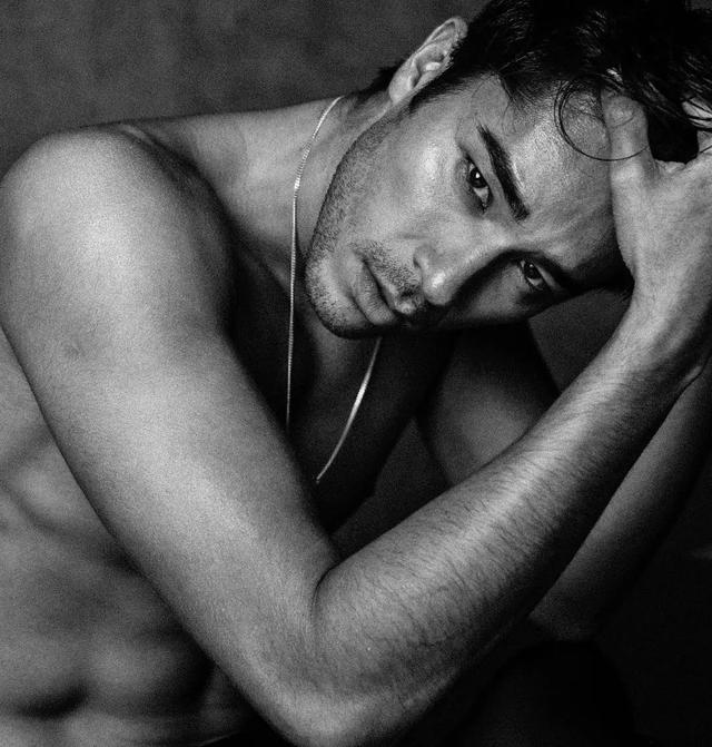 靠眼睛能隔空撩到人无法自拔,岛国最浪男模硬照一览