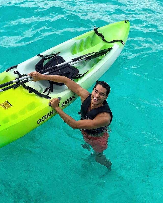 靠眼睛能隔空撩到人无法自拔,岛国最浪男模硬照一览