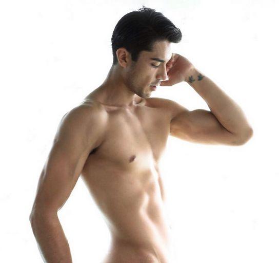 靠眼睛能隔空撩到人无法自拔,岛国最浪男模硬照一览