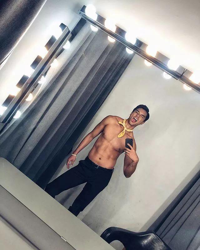 靠眼睛能隔空撩到人无法自拔,岛国最浪男模硬照一览