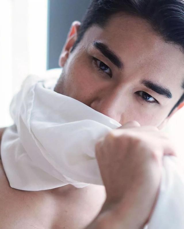 靠眼睛能隔空撩到人无法自拔,岛国最浪男模硬照一览