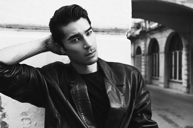 靠眼睛能隔空撩到人无法自拔,岛国最浪男模硬照一览