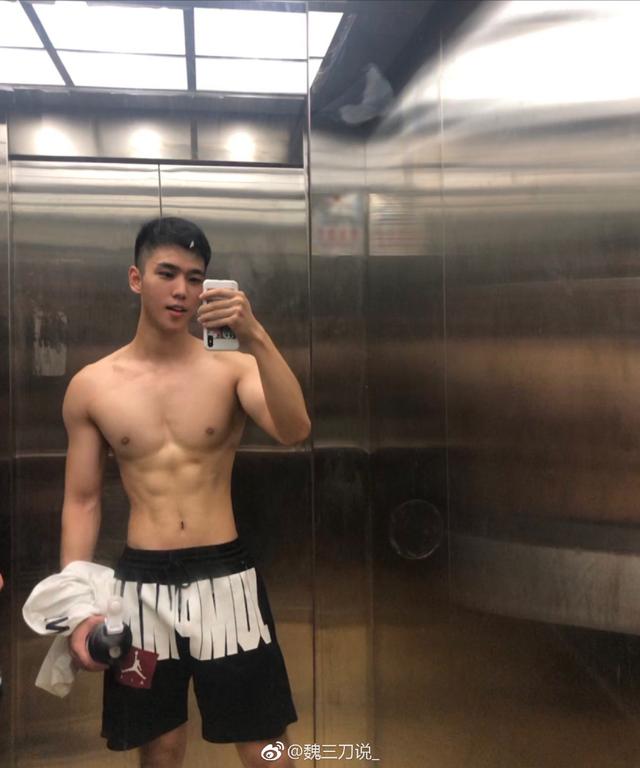 185cm高颜值鲜肉的身材居然这么棒,你也可以拥有这样