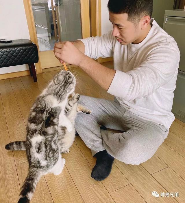 185CM超黑帅气大腹肌,阳光硬朗很可爱