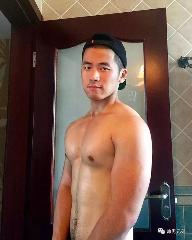 185CM超黑帅气大腹肌,阳光硬朗很可爱