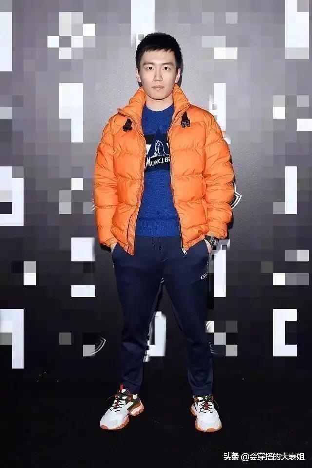 新晋国民老公张康阳罕见亮相米兰秀场,身穿撞色潮装,走型男路线