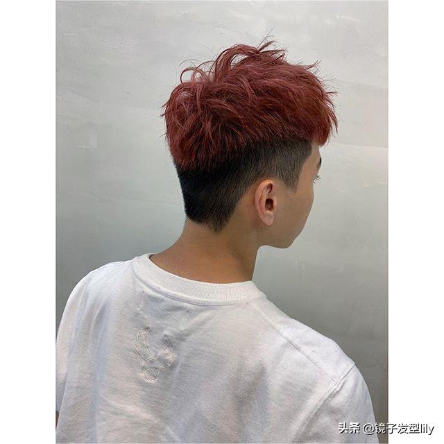 最受年轻男士欢迎的发型,烫个就是不一样,帅气更有型