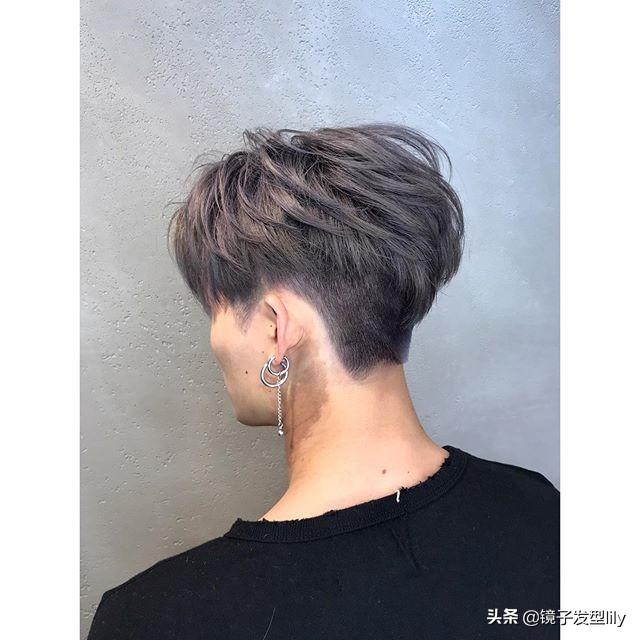 最受年轻男士欢迎的发型,烫个就是不一样,帅气更有型