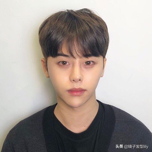 最受年轻男士欢迎的发型,烫个就是不一样,帅气更有型