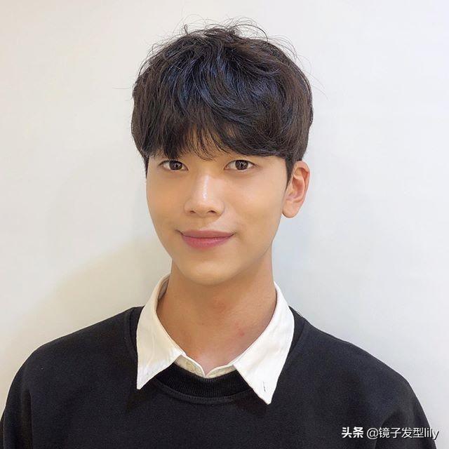 最受年轻男士欢迎的发型,烫个就是不一样,帅气更有型