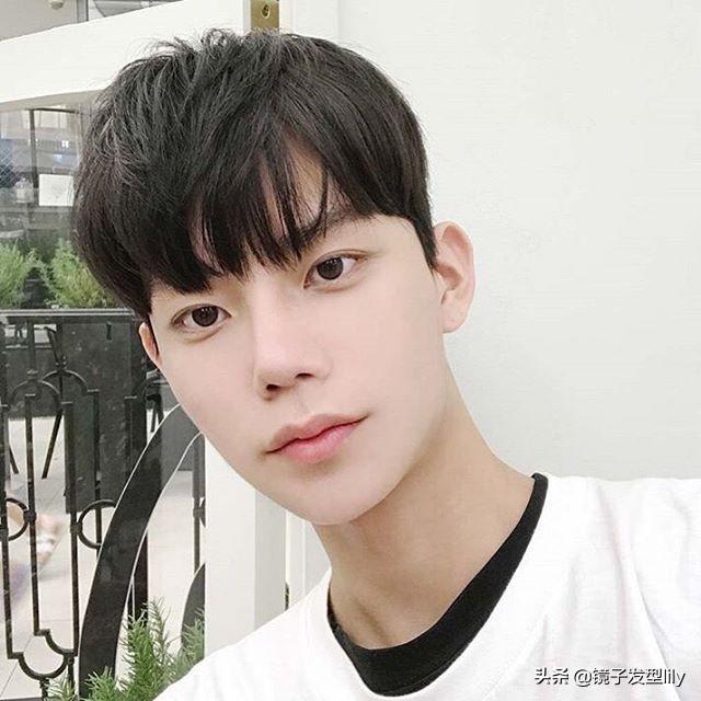 最受年轻男士欢迎的发型,烫个就是不一样,帅气更有型