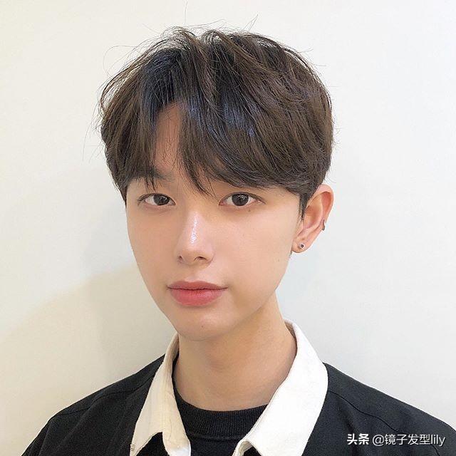 最受年轻男士欢迎的发型,烫个就是不一样,帅气更有型