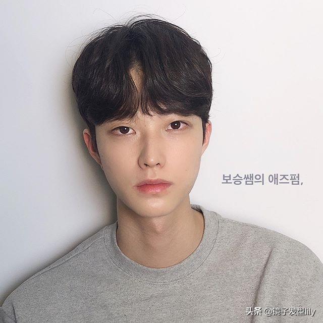 最受年轻男士欢迎的发型,烫个就是不一样,帅气更有型